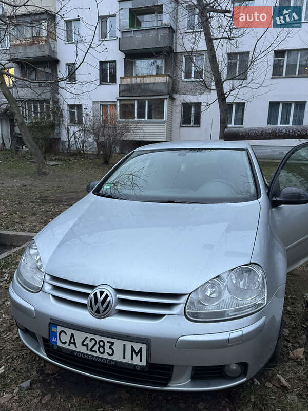 Хэтчбек Volkswagen Golf 2008 в 