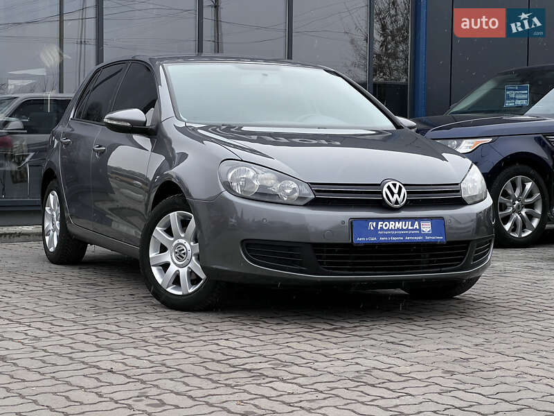 Хэтчбек Volkswagen Golf 2010 в 