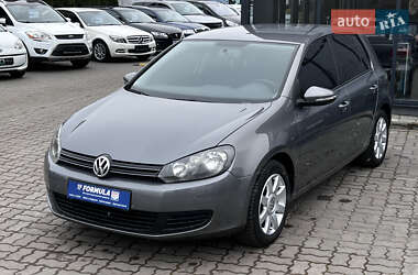 Хэтчбек Volkswagen Golf 2010 в 