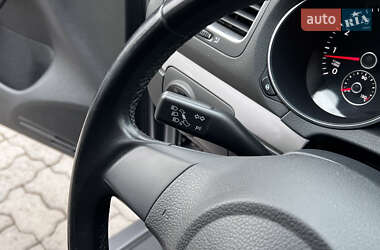 Хэтчбек Volkswagen Golf 2010 в 