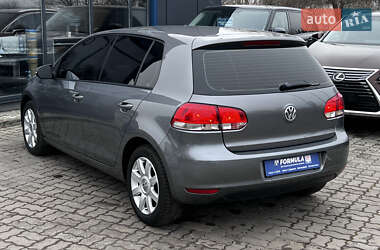 Хэтчбек Volkswagen Golf 2010 в 