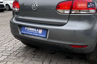 Хэтчбек Volkswagen Golf 2010 в 