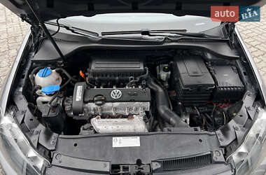Хэтчбек Volkswagen Golf 2010 в 