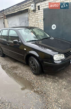 Хетчбек Volkswagen Golf 2002 в Черкасах