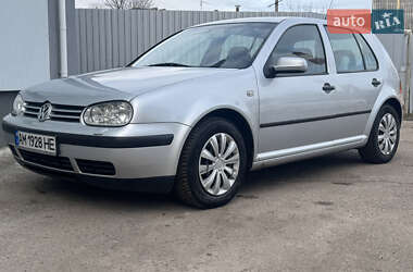 Хэтчбек Volkswagen Golf 2002 в Житомире