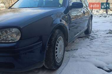 Хэтчбек Volkswagen Golf 2003 в Вижнице