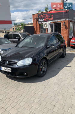 Хэтчбек Volkswagen Golf 2005 в 
