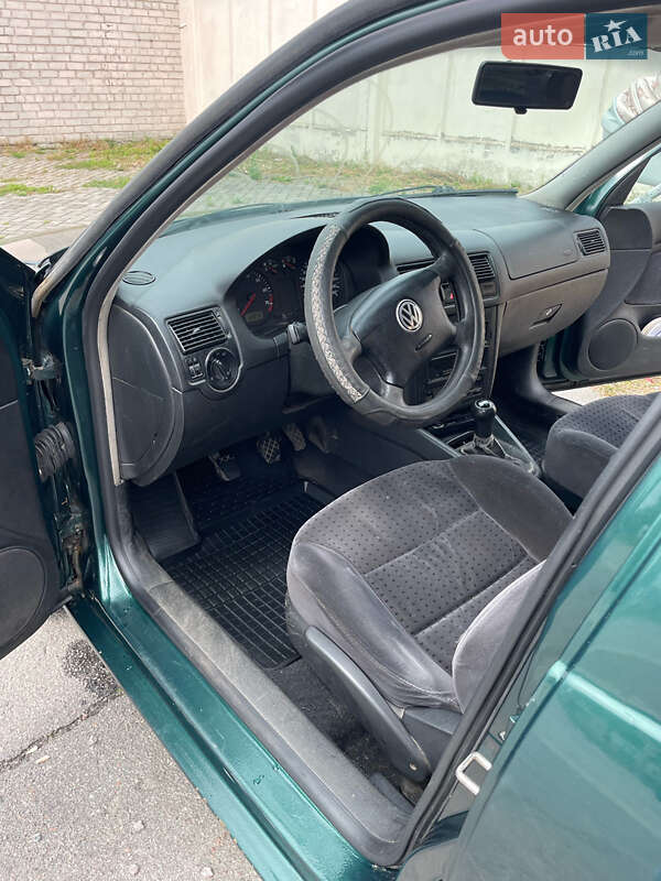 Хетчбек Volkswagen Golf 1999 в Полтаві