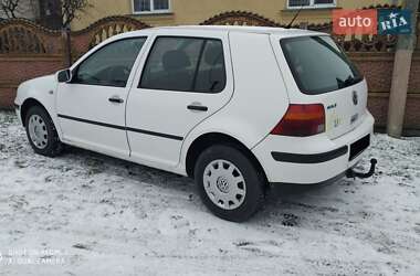 Хетчбек Volkswagen Golf 2001 в Здолбуніві