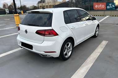 Хэтчбек Volkswagen Golf 2019 в 