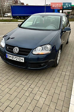 Хетчбек Volkswagen Golf 2004 в Сумах