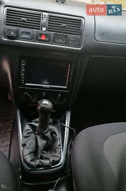 Хетчбек Volkswagen Golf 2001 в Хмельницькому