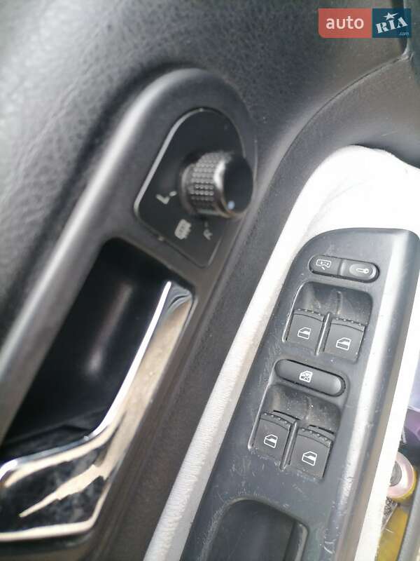 Хетчбек Volkswagen Golf 2001 в Хмельницькому