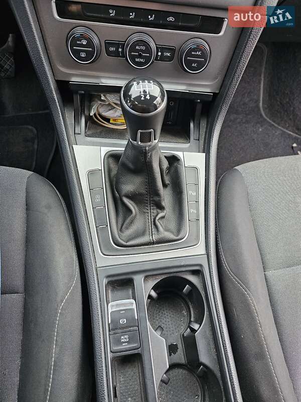 Універсал Volkswagen Golf 2014 в Києві