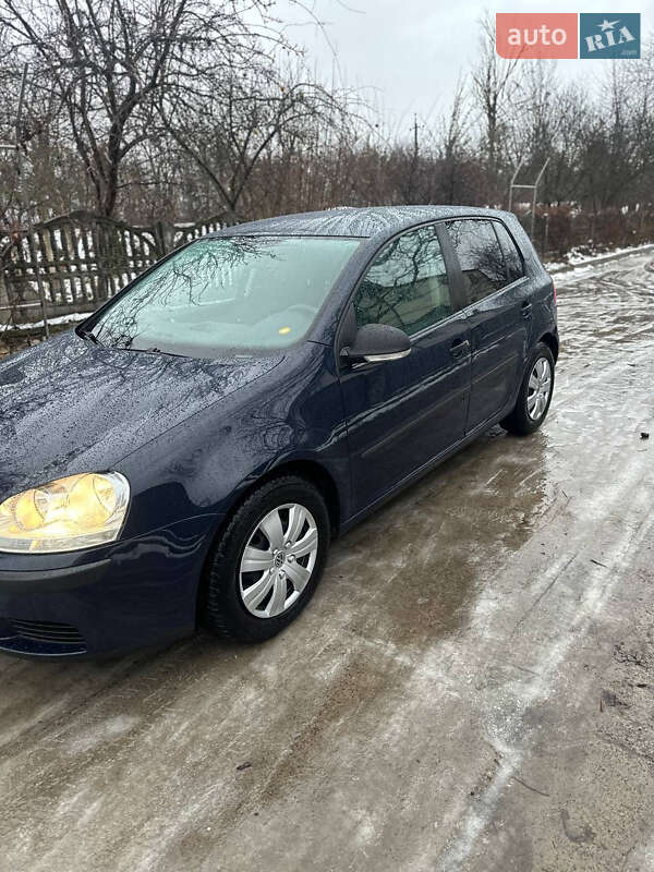 Хетчбек Volkswagen Golf 2005 в Кременці