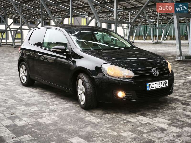 Хэтчбек Volkswagen Golf 2009 в Львове