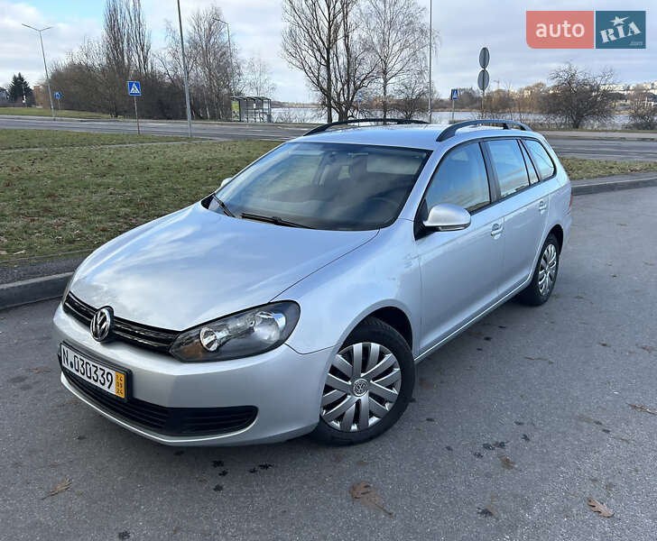 Універсал Volkswagen Golf 2010 в Вінниці