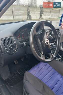 Хэтчбек Volkswagen Golf 2000 в Бродах