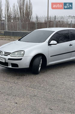 Хэтчбек Volkswagen Golf 2004 в Кропивницком