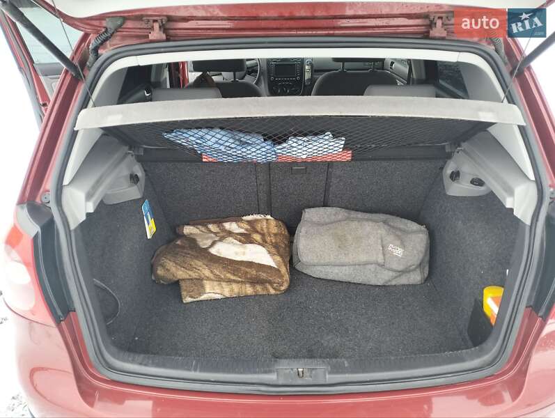 Хетчбек Volkswagen Golf 2004 в Рівному фото 6 Хетчбек Volkswagen Golf 2004 в Рівному