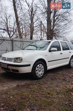 Універсал Volkswagen Golf 2002 в Шостці