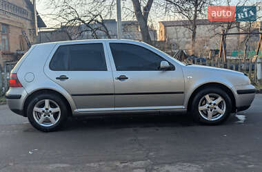 Хетчбек Volkswagen Golf 2003 в Рівному