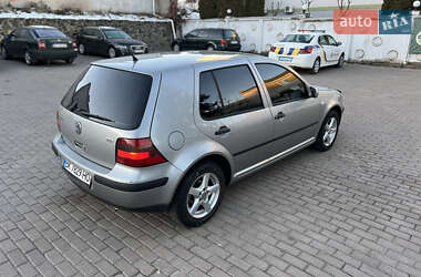 Хетчбек Volkswagen Golf 2003 в Рівному