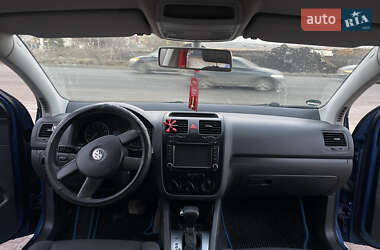 Хетчбек Volkswagen Golf 2004 в Тернополі