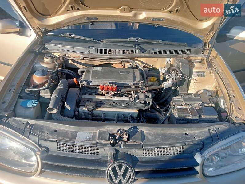 Хетчбек Volkswagen Golf 2000 в Хмельницькому