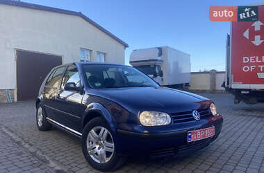 Хетчбек Volkswagen Golf 2002 в Львові