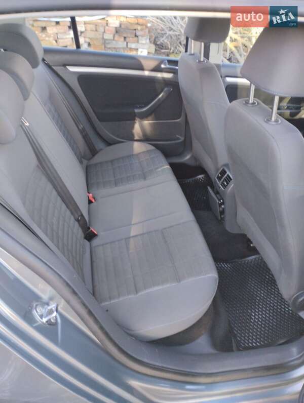 Хэтчбек Volkswagen Golf 2007 в Вишневце