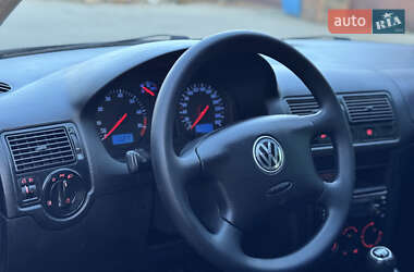 Хетчбек Volkswagen Golf 2002 в Березані