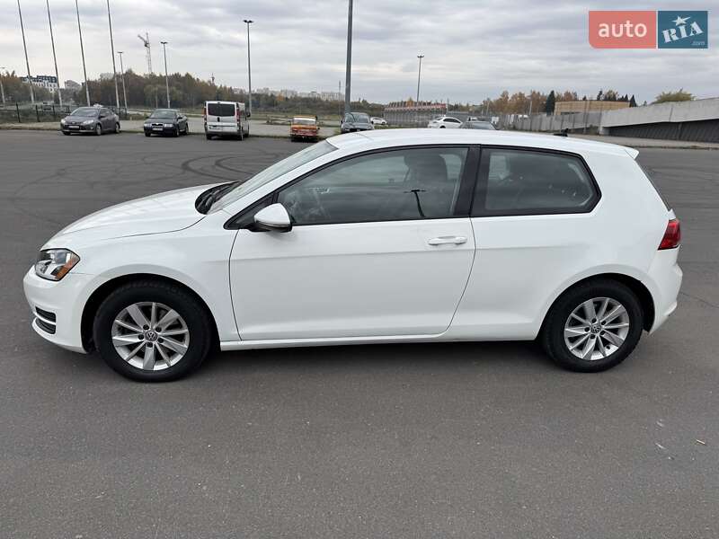 Хэтчбек Volkswagen Golf 2015 в Львове