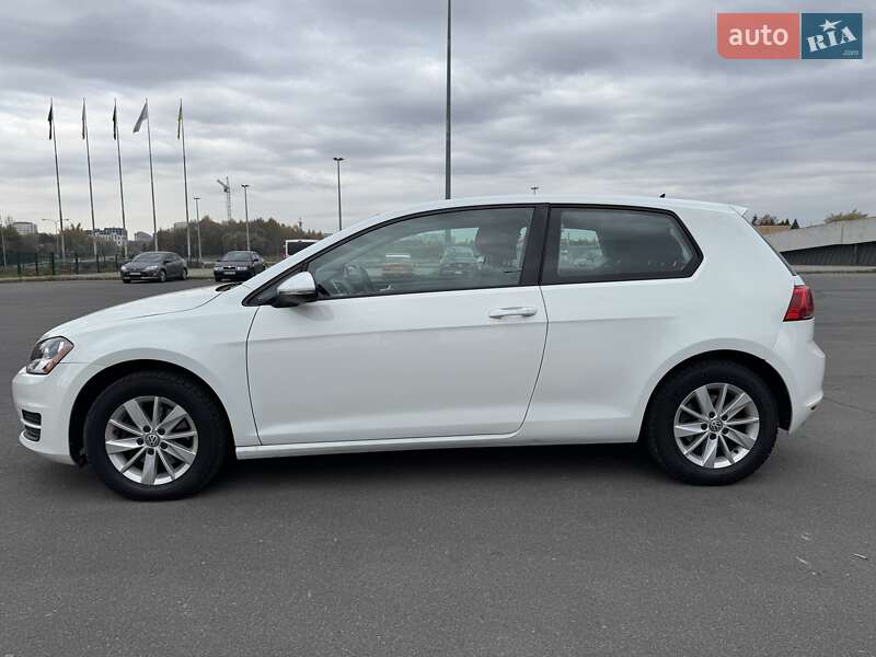 Хэтчбек Volkswagen Golf 2015 в Львове