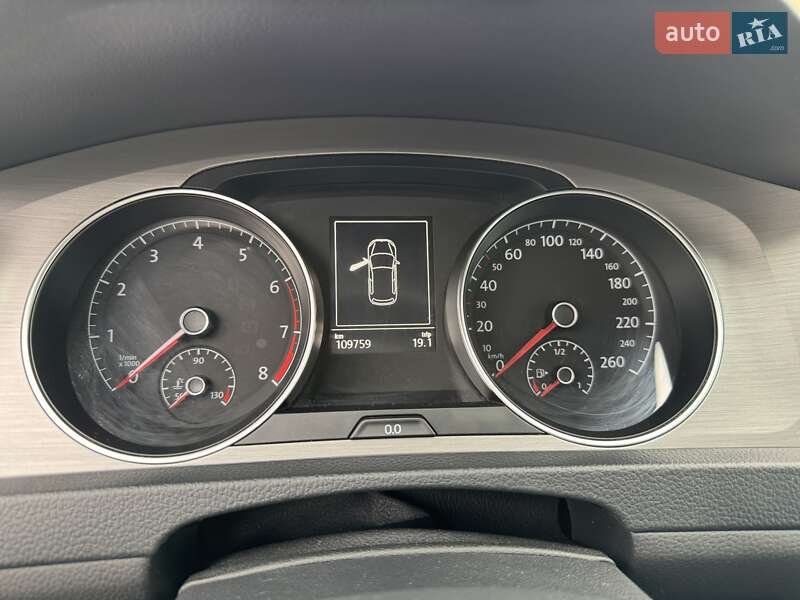 Хэтчбек Volkswagen Golf 2015 в Львове