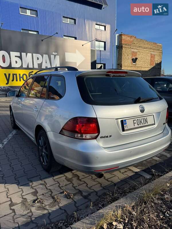 Універсал Volkswagen Golf 2011 в Києві
