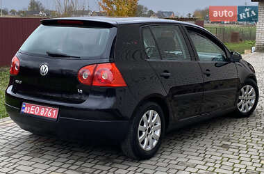 Хетчбек Volkswagen Golf 2004 в Луцьку