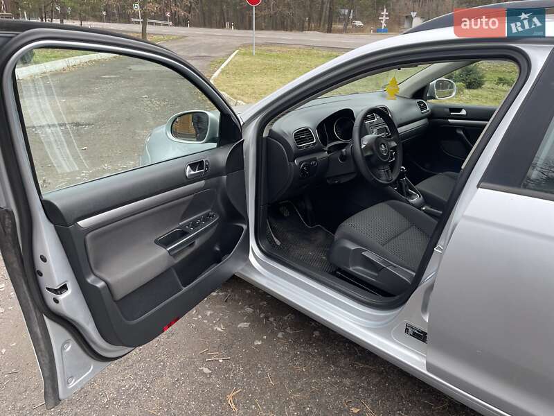 Універсал Volkswagen Golf 2012 в Луцьку