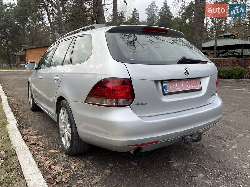 Універсал Volkswagen Golf 2012 в Луцьку