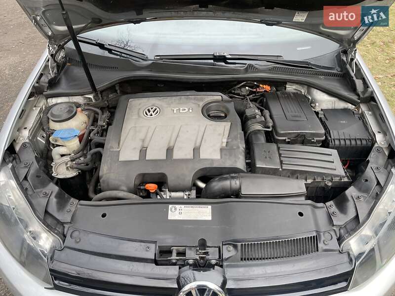 Універсал Volkswagen Golf 2012 в Луцьку