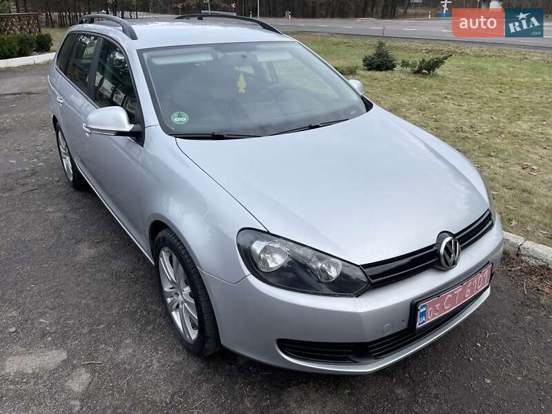 Універсал Volkswagen Golf 2012 в Луцьку