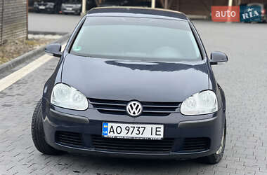 Хетчбек Volkswagen Golf 2004 в Міжгір'ї