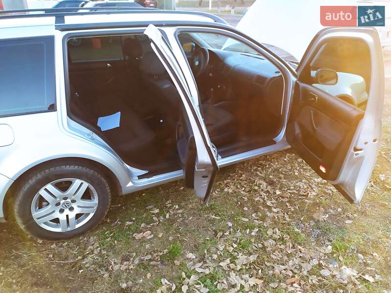 Універсал Volkswagen Golf 2001 в Зіньківі