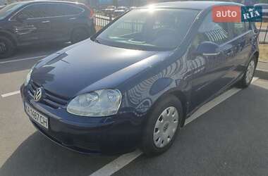 Хетчбек Volkswagen Golf 2005 в Києві