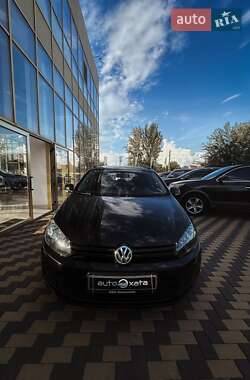 Хэтчбек Volkswagen Golf 2011 в 