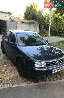 Хетчбек Volkswagen Golf 2001 в Харкові