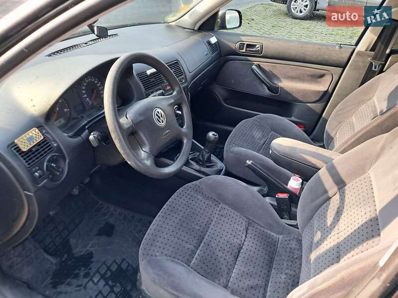 Універсал Volkswagen Golf 2000 в Коломиї