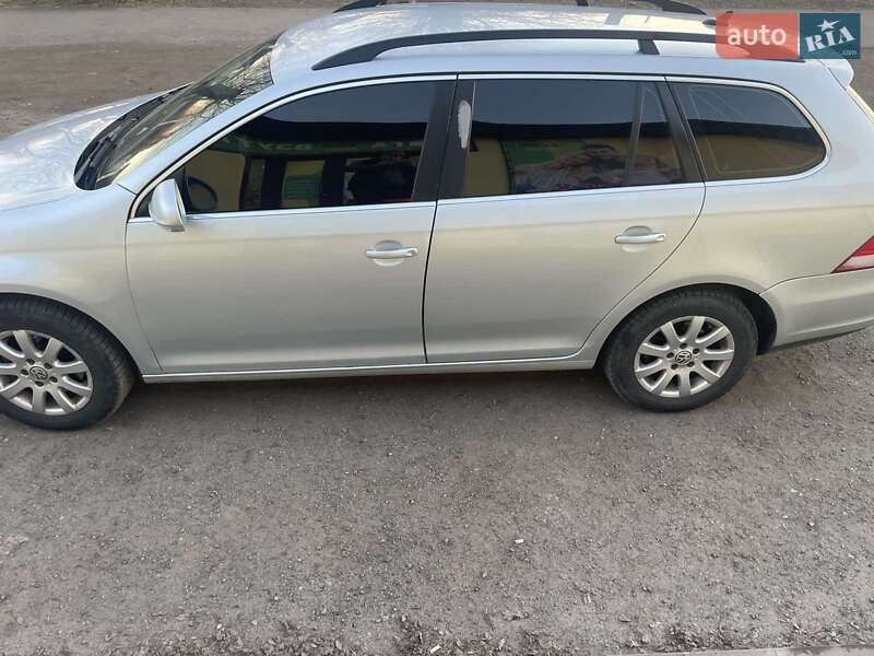 Універсал Volkswagen Golf 2008 в Дніпрі