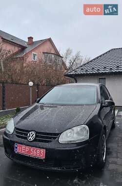 Хетчбек Volkswagen Golf 2005 в Луцьку