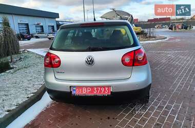 Хетчбек Volkswagen Golf 2006 в Сарнах